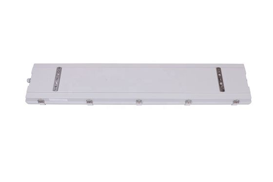 Dimmable 150W 4FT LED Vapor 꽉 차 있는 주차장 Tri Proof Light Fixtures 조명 솔루션